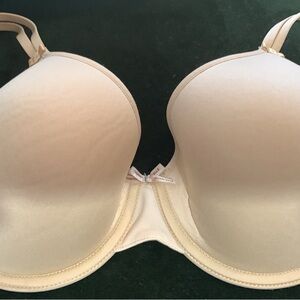 Chantelle T-shirt bra.  Size 34D NEW.